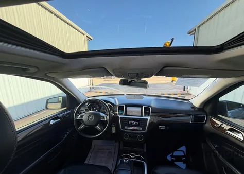 2013 Mercedes-Benz Ml 350 z USA, uszkodzony, nr VIN 4JGDA5JB3DA211037